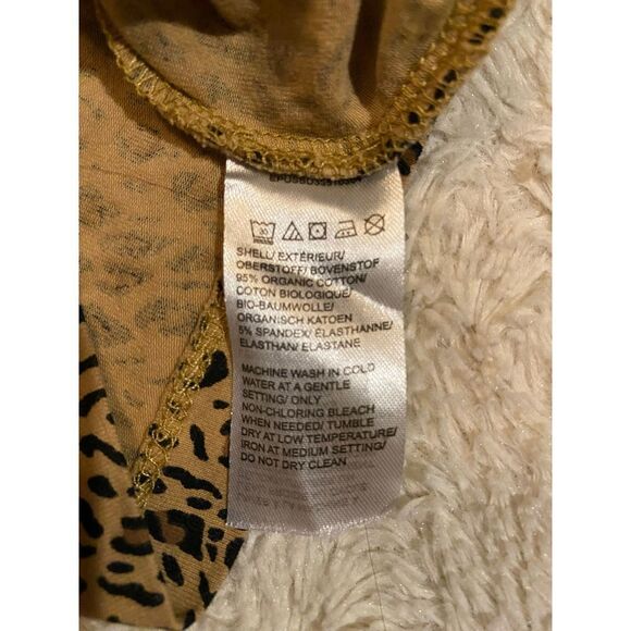 Saks Fifth Ave Tee - Picture 5 of 5